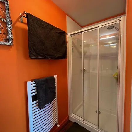 Chambres Dans Maison Proche Gare -avec Piscine Chauffee Pansiyon *