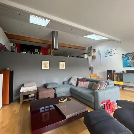 Chambres Dans Maison Proche Gare -avec Piscine Chauffee منزل للإقامة لو مان